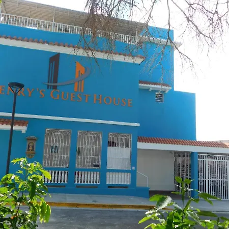 Henry's GuestHouse